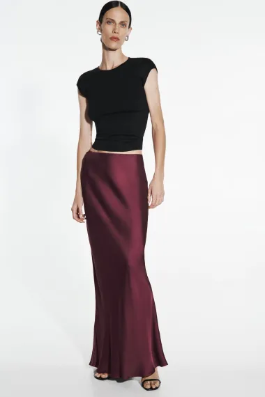 Elegantne slip suknje dominiraju jesenskim kolekcijama i savršene su za svaku prigodu