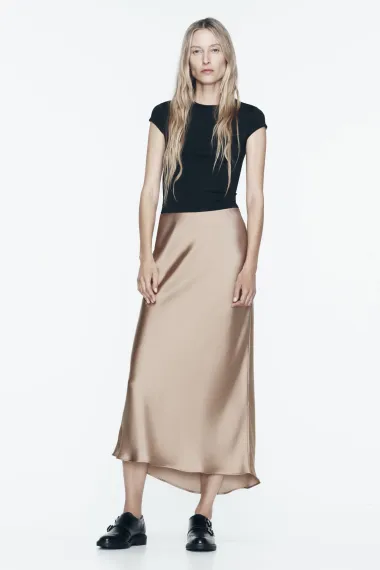 Elegantne slip suknje dominiraju jesenskim kolekcijama i savršene su za svaku prigodu