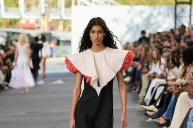 Authentic Beauty Concept ujednio snage s Holli Smith za modni brend Chloé
