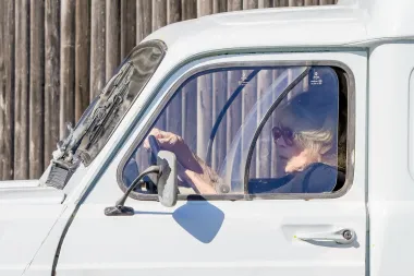 Brigitte Bardot proslavila 89. rođendan, a i dalje vozi automobil. I to kakav!