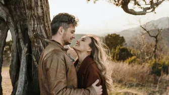 Kaubojka ili žlica? Što omiljena poza otkriva o tebi