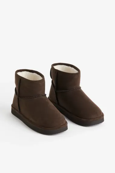 Buce i tople čizmice - modeli koji pristaju uz svaki look