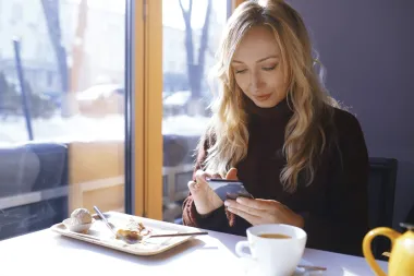 Lažnjak s Tindera? 5 najčešćih laži na dejting aplikacijama