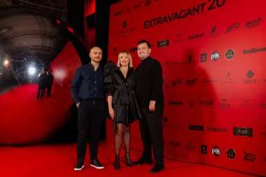 Popularni magazin, Extravagant, u stilu je proslavio svojih 20 godina postojanja