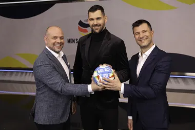 Vrijeme je za rukomet! RTL-ovoj rukometnoj obitelji pridružio se 'ministar obrane' Jakov Gojun