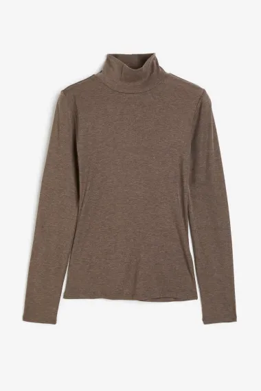 Počelo je sezonsko sniženje u H&M-u: 20 komada koje se isplati sada kupiti
