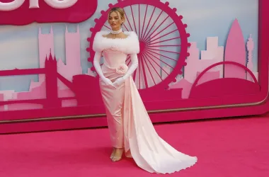 Top 10 najupečatljivijih outfita slavnih koji su obilježili 2023. godinu