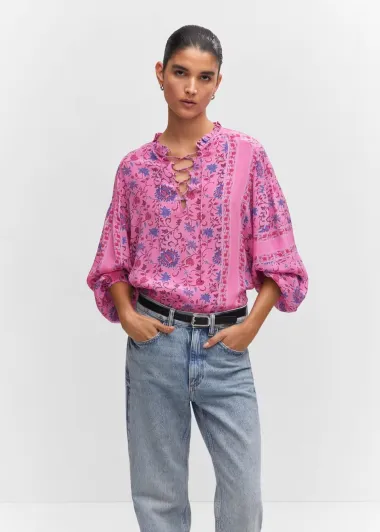 15 neodoljivih modela: Romantične bluze koje sada možeš uloviti na sniženju