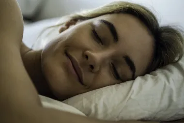 Noću loše spavaš? Ove stvari bi mogle riješiti nesanicu