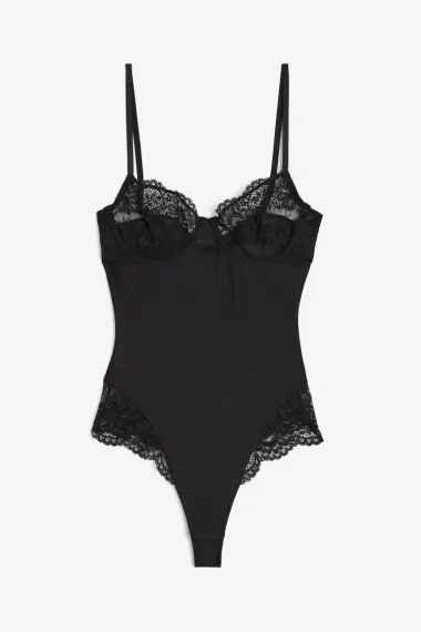 Tajna zamamne figure: Shapewear rublje koje svaka žena voli imati u ormaru