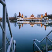 Jezero Heviz - spektakularna destinacija za zimsko kupanje