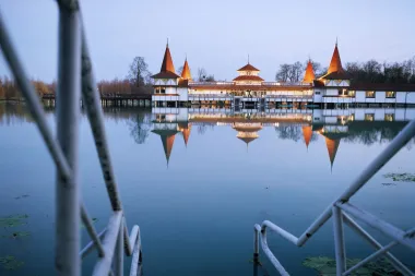 Jezero Heviz - spektakularna destinacija za zimsko kupanje