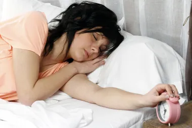 Teško ustaješ rano ujutro? Uz ove trikove više nema odgađanja alarma