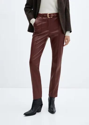 Elegantna bordo nijansa bit će hit u 2024. godini - donosimo trendi komade