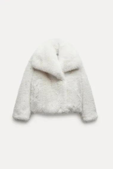 Lijepa i glamurozna: Zara opet ima model bunde koju svi žele imati