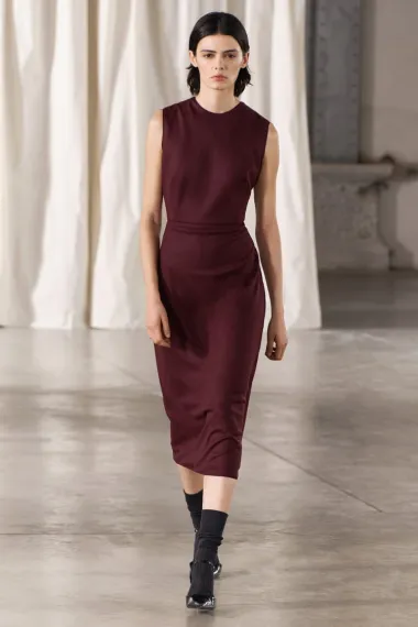 Zara već ima novu kolekciju haljina – dominiraju jednostavni modeli
