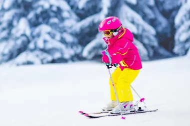 S koliko godina dijete može prvi put stati na skije?