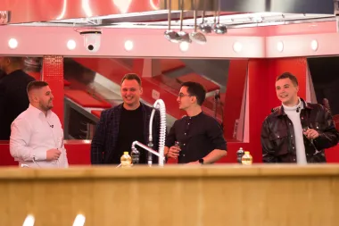 Njihova lica govore sve! Ovo su reakcije kandidata 'Hell's Kitchena' nakon što su prvi put vidjeli studio u kojem će kuhati