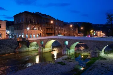 Što posjetiti u Sarajevu? Grad kontrasta okružen prekrasnim planinama
