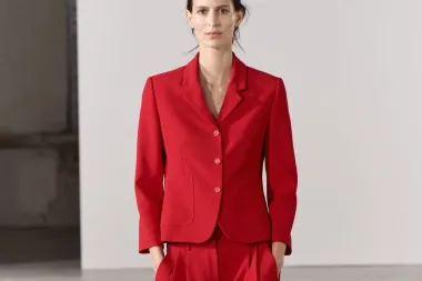 Zara ima fantastične komade u upečatljivoj crvenoj boji