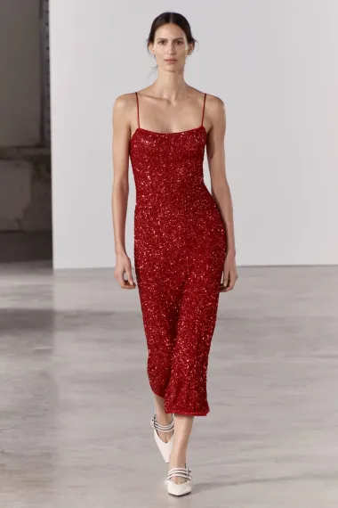 Zara ima fantastične komade u upečatljivoj crvenoj boji