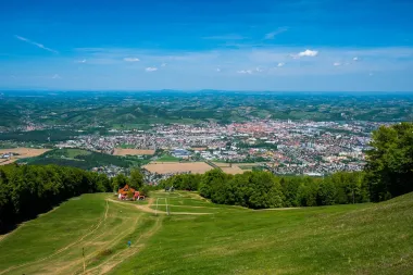 U Mariboru se nalazi najstarija vinova loza na svijetu, a u okolici će uživati ljubitelji prirode