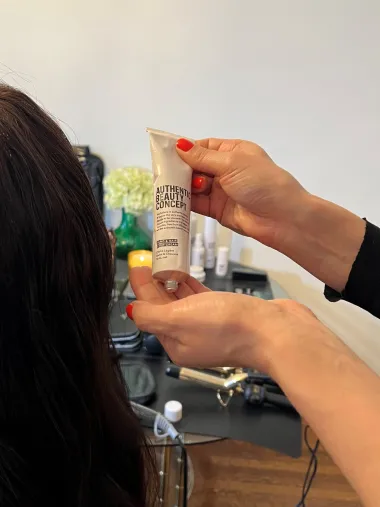 Frizura Lane Del Rey zasjenila je sve na dodjeli nagrada Grammy, a za nju je zaslužan Authentic Beauty Concept