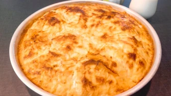 Recept za savr&scaron;en domaći burek sa sirom gotov za manje od sat vremena