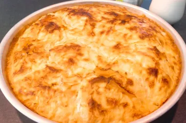 Recept za savršen domaći burek sa sirom gotov za manje od sat vremena