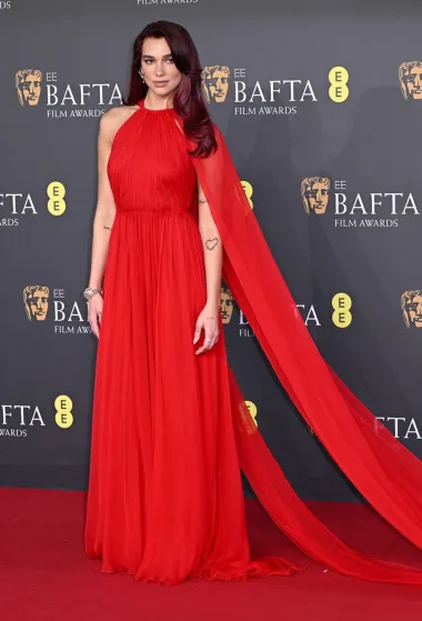 Dodijeljene su BAFTA nagrade - ovo su najbolja i najgora modna izdanja s crvenog tepiha