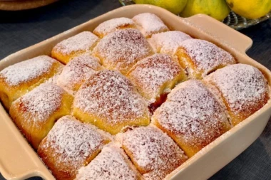 Recept za domaće pahuljaste buhtle koje vraćaju u djetinjstvo