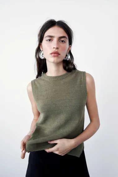 Pleteni prsluci su modni hit, a ovaj Zarin model već je osvojio društvene mreže