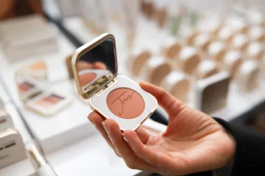 Kultni brend Jane Iredale s posebnom kolekcijom 'Ready to Bloom' slavi 30. obljetnicu