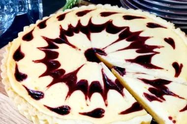 Recept za krostatu s kremom od vanilije i marmeladom