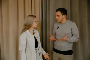Je li u redu čitati partnerove poruke? Evo što kažu stručnjaci
