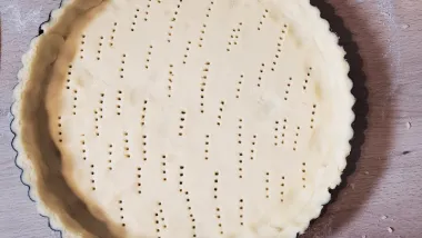 Recept za krostatu s kremom od vanilije i marmeladom