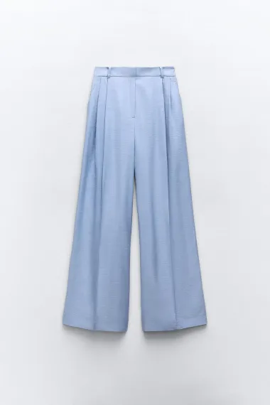 Hlače širokih nogavica su udobne i pristaju uz svaki outfit