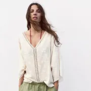 Bijele bluze i košulje su vječni klasik – ovog proljeća nosimo romantične modele
