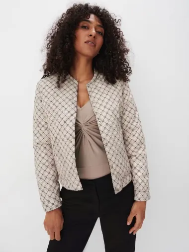 Bershka, Mohito i Stradivarius imaju sjajne prijelazne jakne