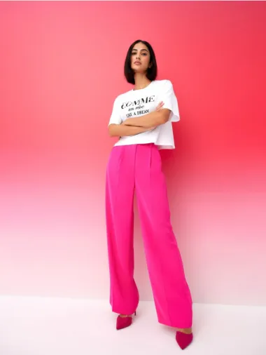 Proljetno šarenilo: 20 drukčijih hlača u boji koje podižu svaki outfit
