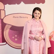 Selena Gomez predstavila novo rumenilo u šest nijansi