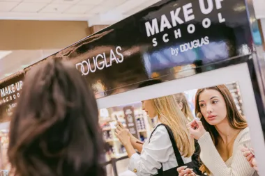 Douglas parfumerije ekskluzivno predstavile jedinstveni Make Up School