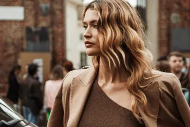 Naše influencerice obožavaju ženstvene topove - kombiniraju ih uz razne outfite