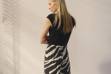 U H&M-u smo pronašle trendi hlače koje ćemo nositi na posao, ali i proslave