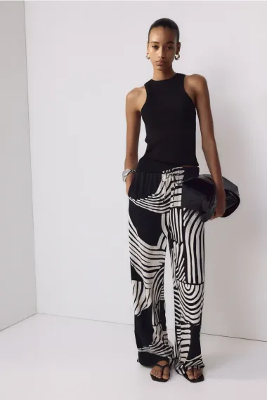 U H&M-u smo pronašle trendi hlače koje ćemo nositi na posao, ali i proslave