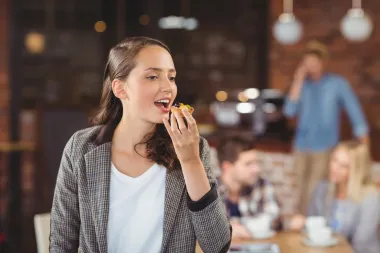 Što jesti tijekom ovulacije, a što tijekom menstruacije?