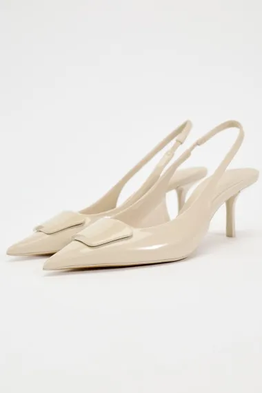 Slingback cipele uvijek su u modi, a ove sezone izgledaju bolje nego ikad