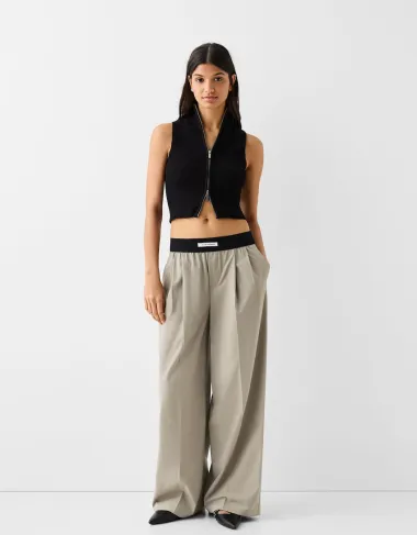 Hlače širokih nogavica pristaju svakome, a Bershka ima odlične modele