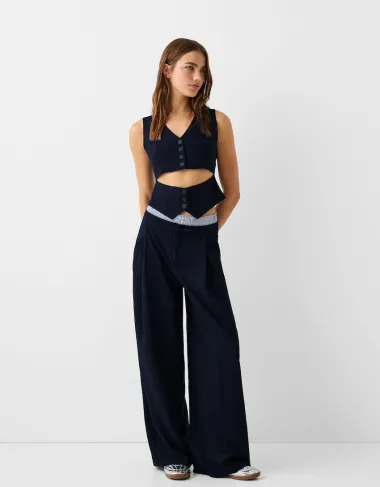 Hlače širokih nogavica pristaju svakome, a Bershka ima odlične modele