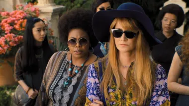 'Palm Beach chic' estetika je trendi - upečatljive boje i retro glamurozni komadi